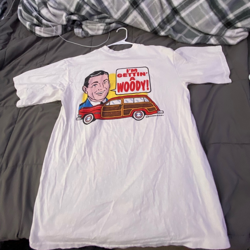 white vintage tee